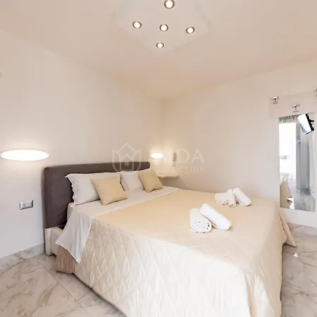 Riviera Luxury Rooms-3